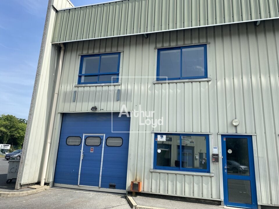 Industrial in Lisses to rent Building Photo- Image 1 of 11