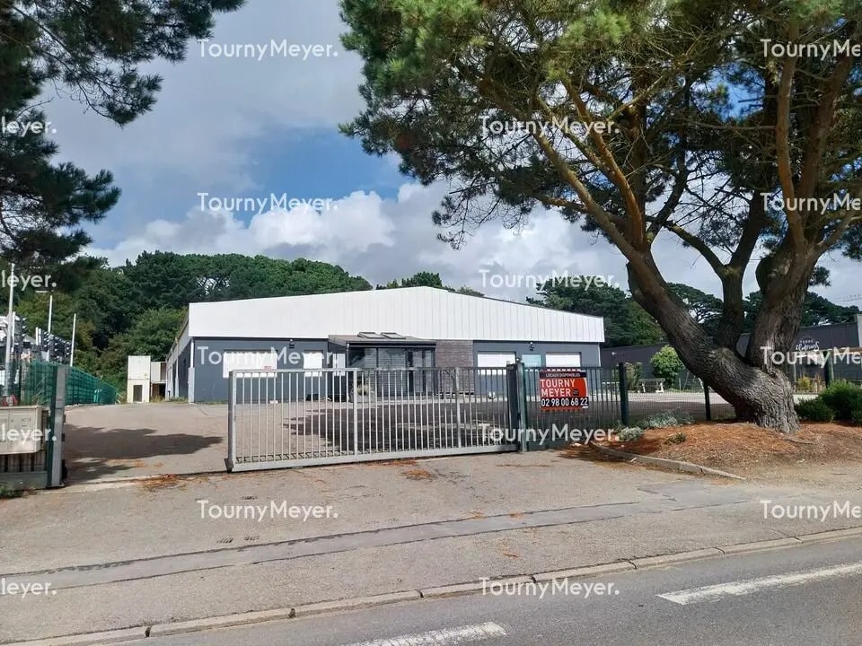 Location Local d'activités 150 m² - Photo 1