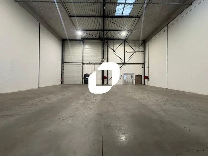 Office in Villeneuve-la-Garenne to rent Interior Photo- Image 1 of 8