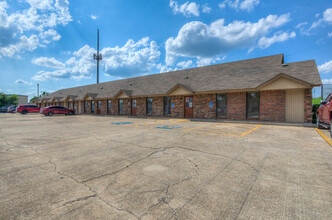 221-229 N I-35 Service Rd, Moore, OK for sale Building Photo- Image 1 of 13