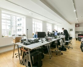 3 Plough Yard, London to rent Interior Photo- Image 1 of 4