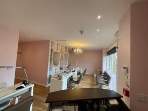 104-148 Carmondean Centre South Rd, Livingston to rent Interior Photo- Image 1 of 5