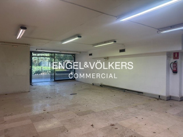 Retail in Esplugues de Llobregat, Barcelona to rent Interior Photo- Image 1 of 17