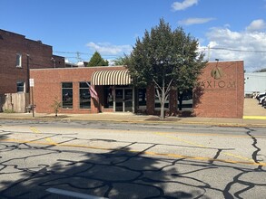 215 NW Martin Luther King Jr Blvd, Evansville, IN for sale Primary Photo- Image 1 of 13