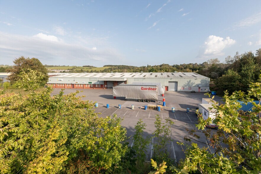 Bell Close, Plymouth for sale - Primary Photo - Image 1 of 8