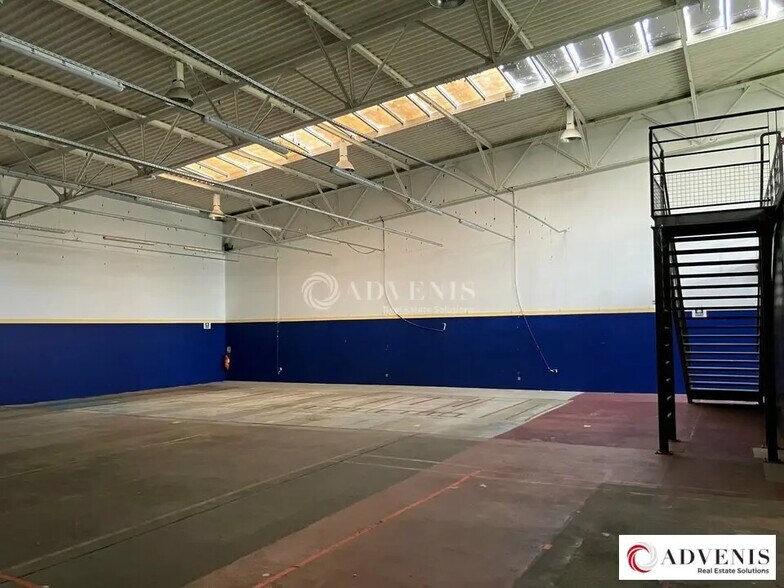 Retail in Pessac to rent - Interior Photo - Image 3 of 6