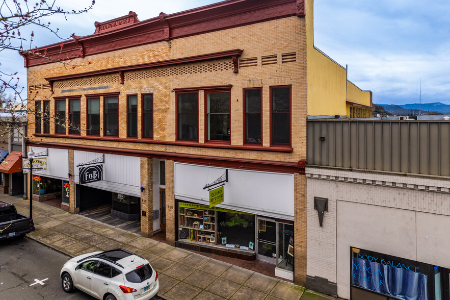 622-630 SE Jackson St, Roseburg, OR for sale - Building Photo - Image 1 of 48