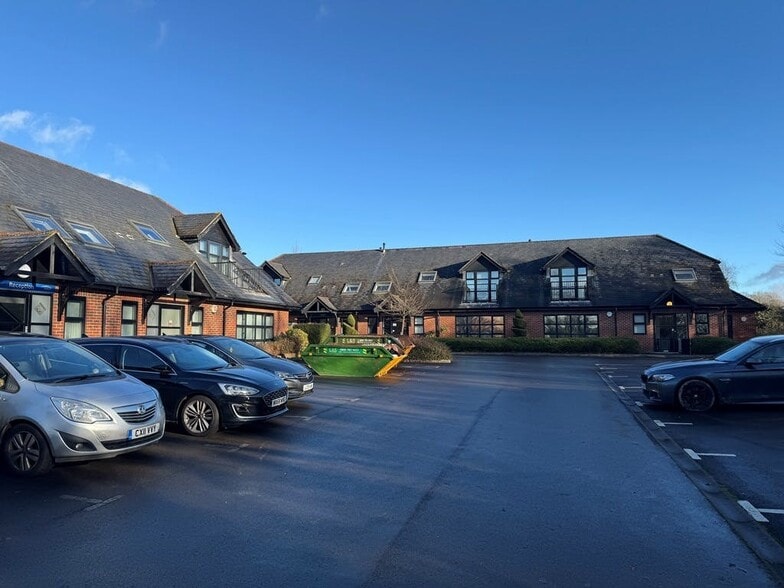 The Sawmills, Southampton to rent - Building Photo - Image 2 of 2