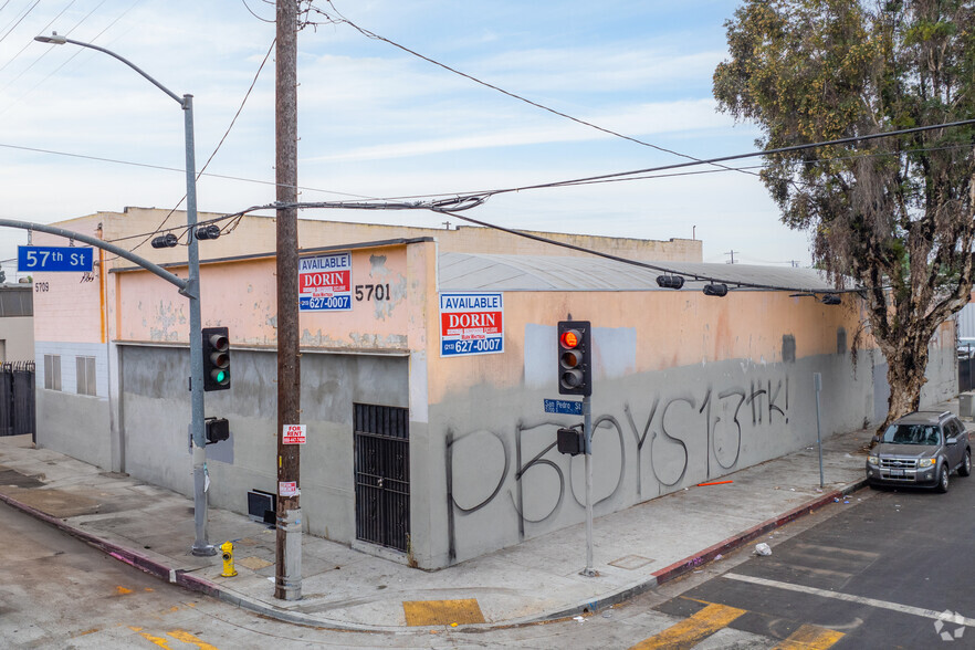 5701-5709 S San Pedro St, Los Angeles, CA for rent - Building Photo - Image 3 of 22