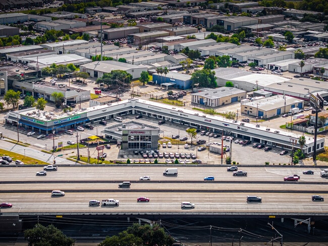 More details for 9615-9695 Southwest Fwy, Houston, TX - Retail to Rent