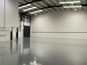 Fleming Way, Crawley to rent Interior Photo- Image 1 of 7