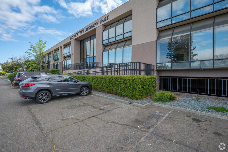 3353 Bradshaw Rd, Sacramento, CA for rent - Building Photo - Image 3 of 8