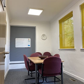 Burnfield Ave, Thornliebank to rent Interior Photo- Image 1 of 4