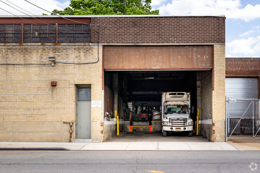 6126 Maurice Ave, Maspeth, NY for rent - Building Photo - Image 1 of 5