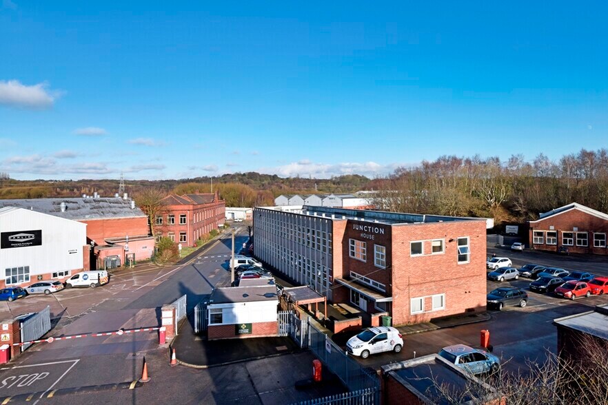 Rake Ln, Manchester for sale - Primary Photo - Image 1 of 1