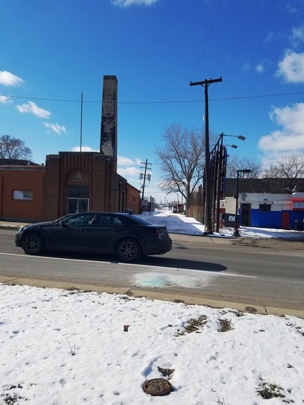 14471 Livernois Ave, Detroit, MI for rent - Building Photo - Image 1 of 9