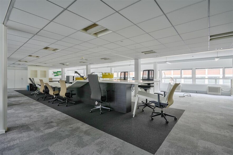 Office in Saint-Cloud to rent - Interior Photo - Image 3 of 8