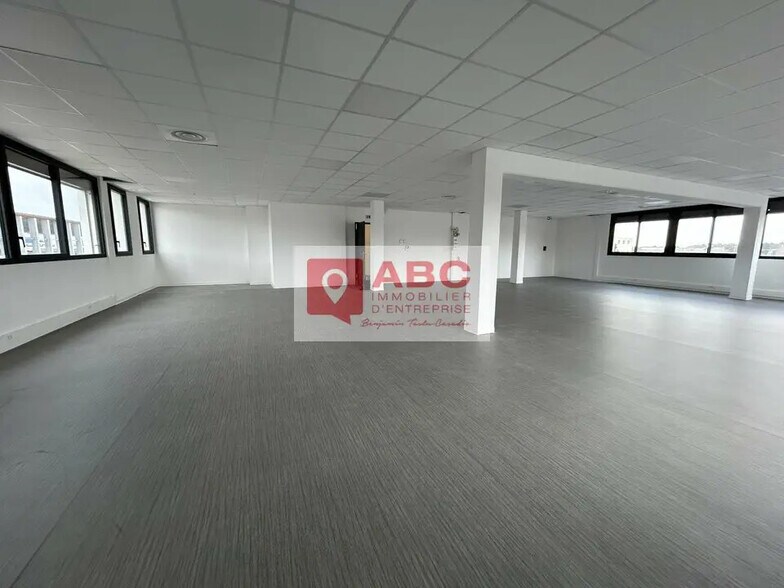 Office in Lattes to rent - Building Photo - Image 2 of 6