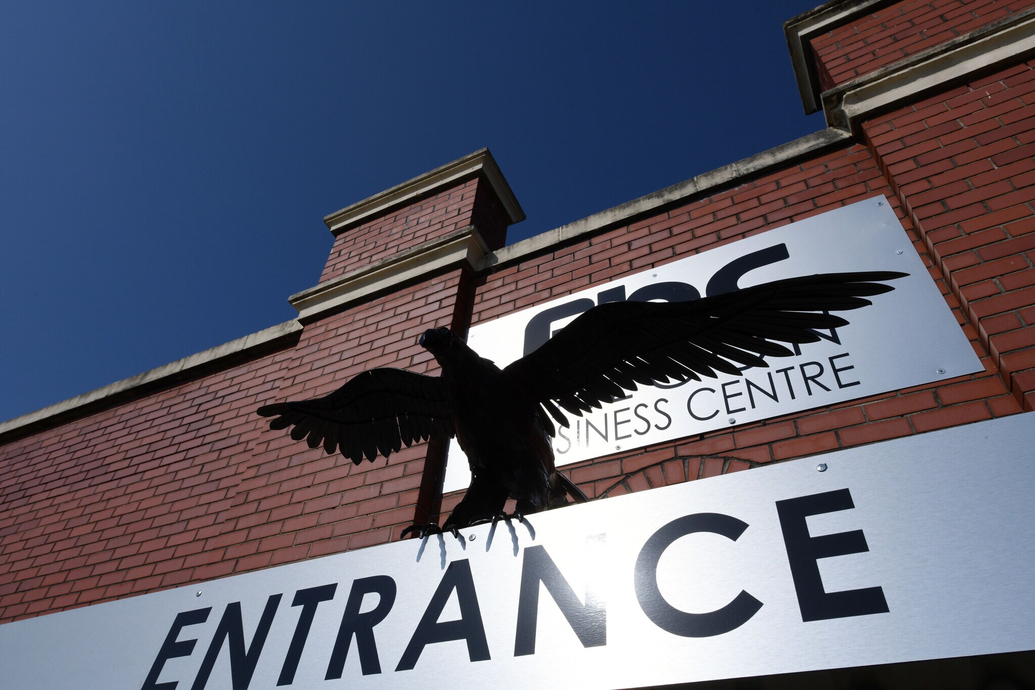 Victoria St, Oldham to rent Primary Photo- Image 1 of 26