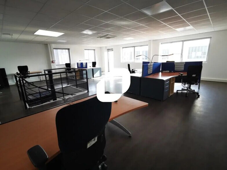 Office in Collégien to rent - Interior Photo - Image 2 of 5