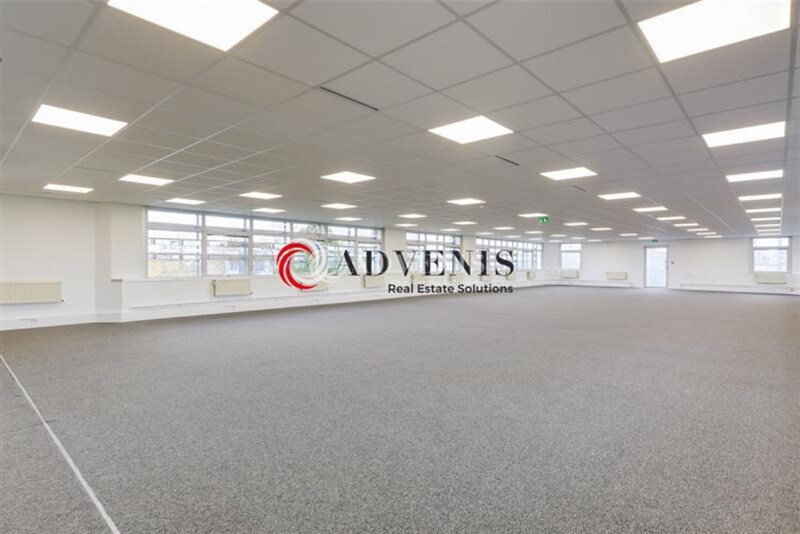 Office in Orly to rent - Interior Photo - Image 2 of 7
