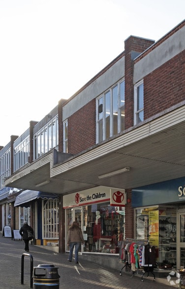 19 Peckingham St, Halesowen to rent - Building Photo - Image 2 of 2