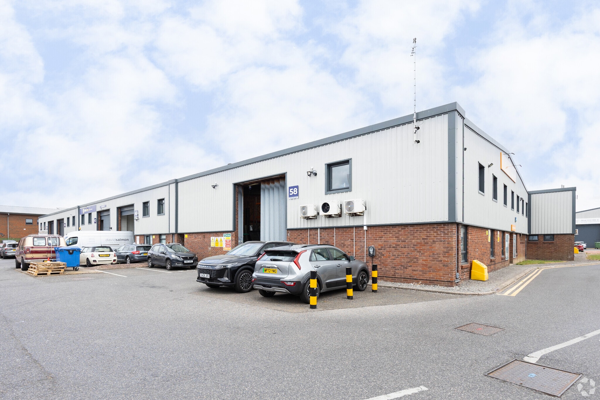 58-66 Hammonds Dr, Eastbourne to rent Primary Photo- Image 1 of 4
