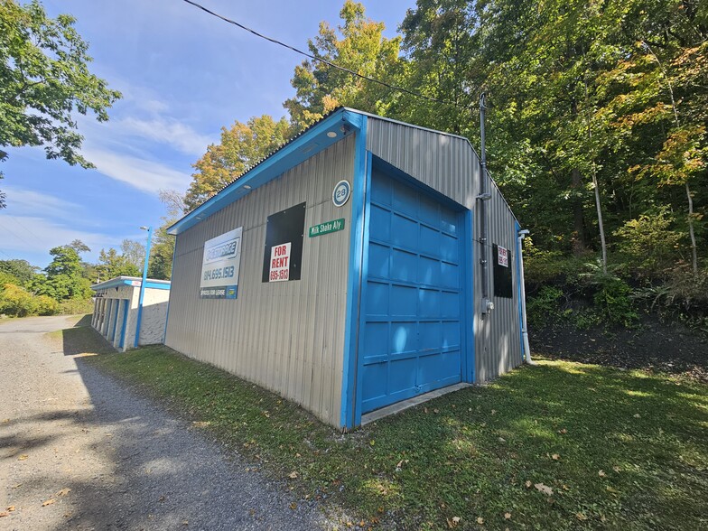 126 Milk Shake Aly aly, Duncansville, PA for rent - Building Photo - Image 2 of 5