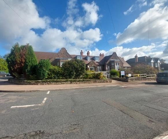 27 Grove Rd, Lydney for sale - Building Photo - Image 3 of 13