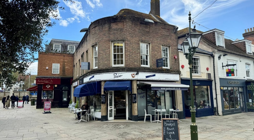 43-44B Carfax, Horsham for sale - Building Photo - Image 2 of 4