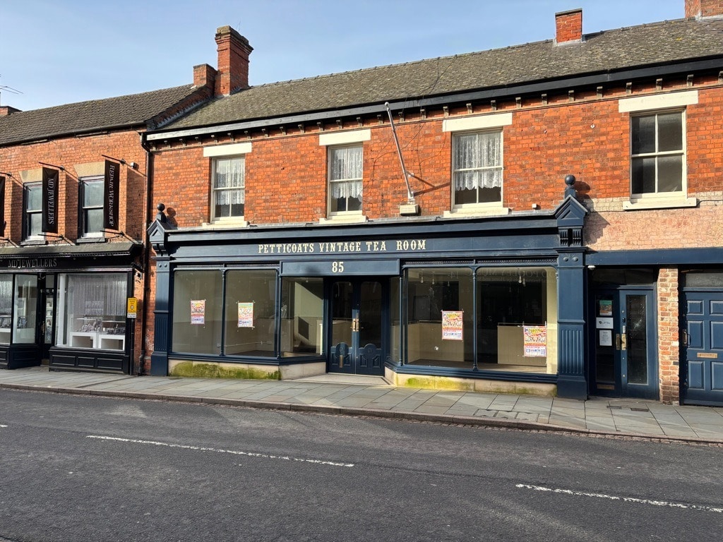 85 Westgate, Grantham to rent Building Photo- Image 1 of 4