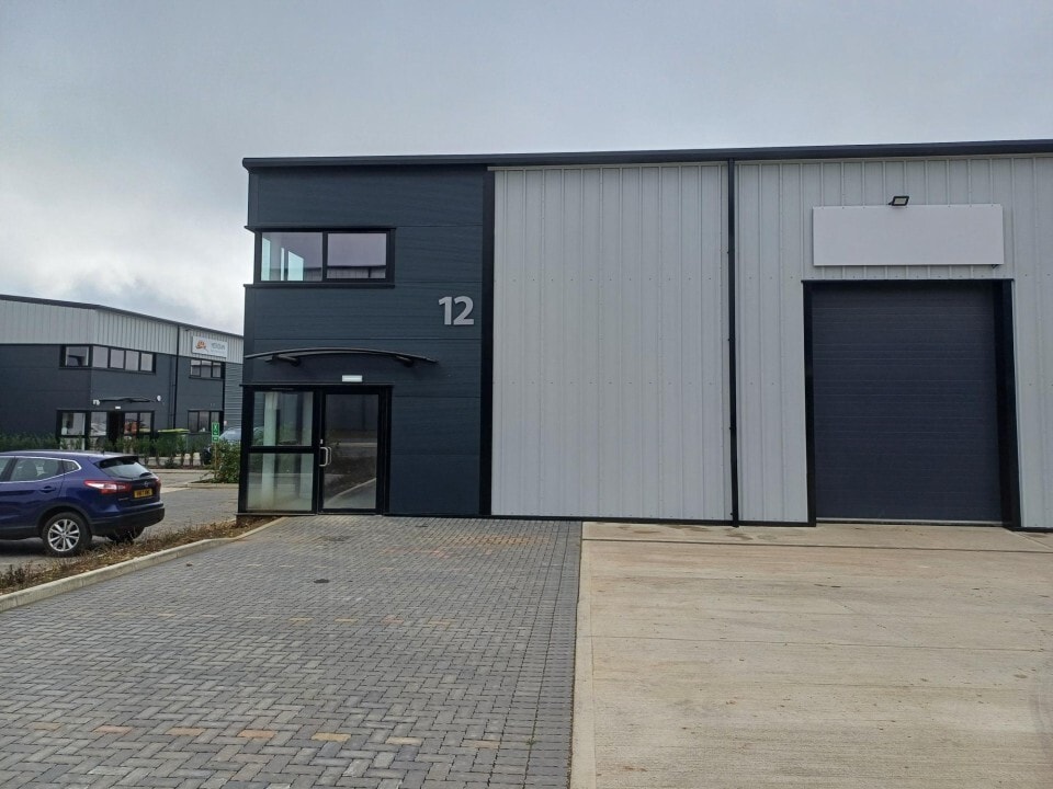 Broadway, Yaxley to rent Primary Photo- Image 1 of 2