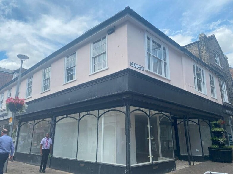 23-23A Buttermarket, Ipswich to rent - Building Photo - Image 3 of 8