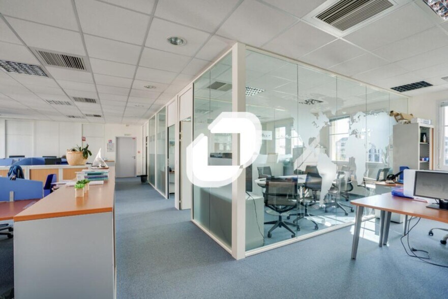Office in Chessy to rent - Building Photo - Image 3 of 11