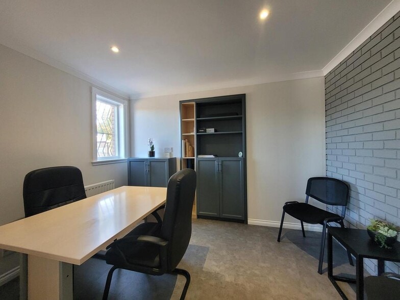 Unit 22 Bog Road Industrial Estate, Laurieston, Falkirk for sale - Building Photo - Image 2 of 10