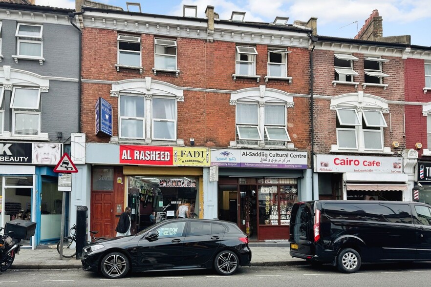 207 High Rd, London for sale - Primary Photo - Image 1 of 1