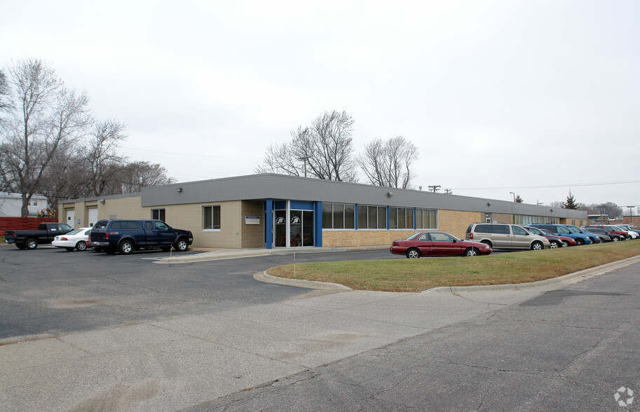 8200 Grand Ave S, Bloomington, MN for sale - Primary Photo - Image 3 of 30