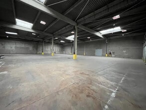 Light Industrial in Corbas to rent Interior Photo- Image 2 of 8