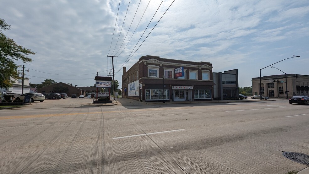 608 Main st, Mishawaka, IN for sale - Building Photo - Image 2 of 9