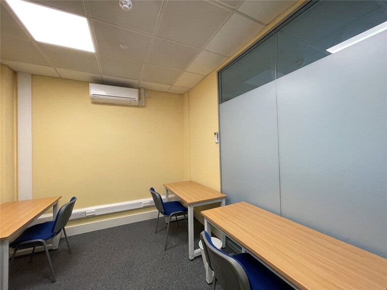 6 Nelson Mews, Southend On Sea to rent - Interior Photo - Image 3 of 4