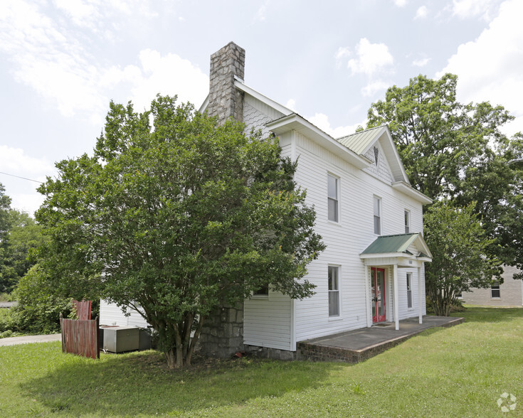 112 E Church St, New London, NC for sale - Primary Photo - Image 1 of 1