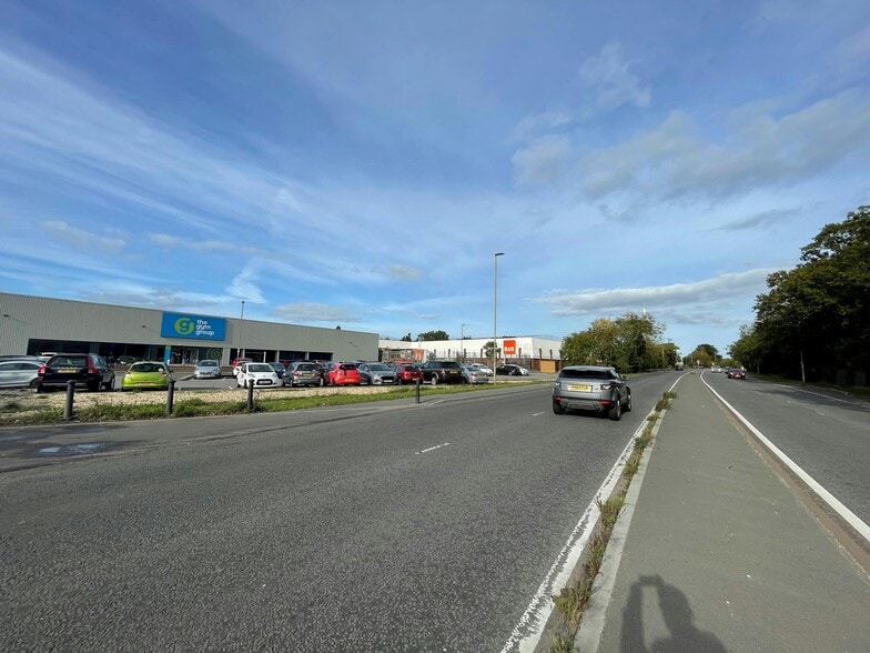 160-160B Southampton Rd, Titchfield to rent - Building Photo - Image 2 of 6