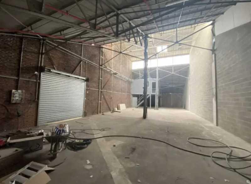 Location Local d'activités 315 m² - Photo 1