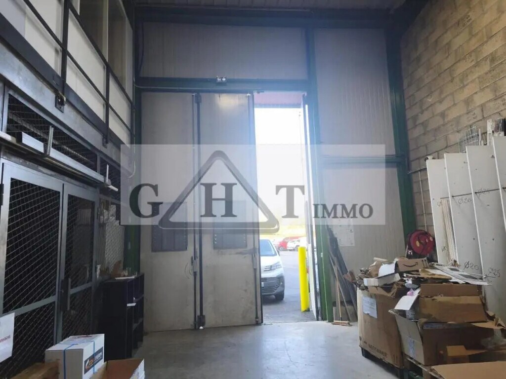 Vente Bureaux 484 m² - Photo 1