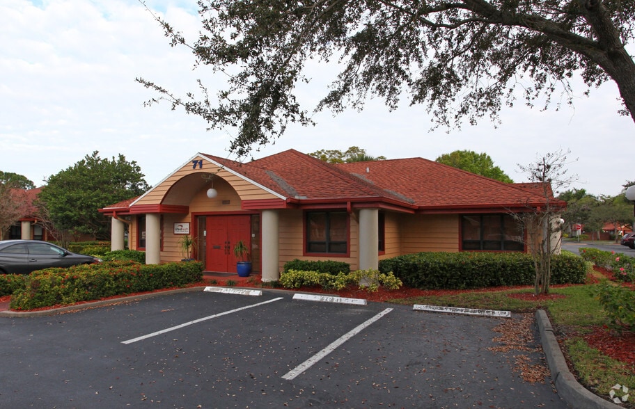 12640 World Plaza Ln, Fort Myers, FL for sale - Primary Photo - Image 1 of 1