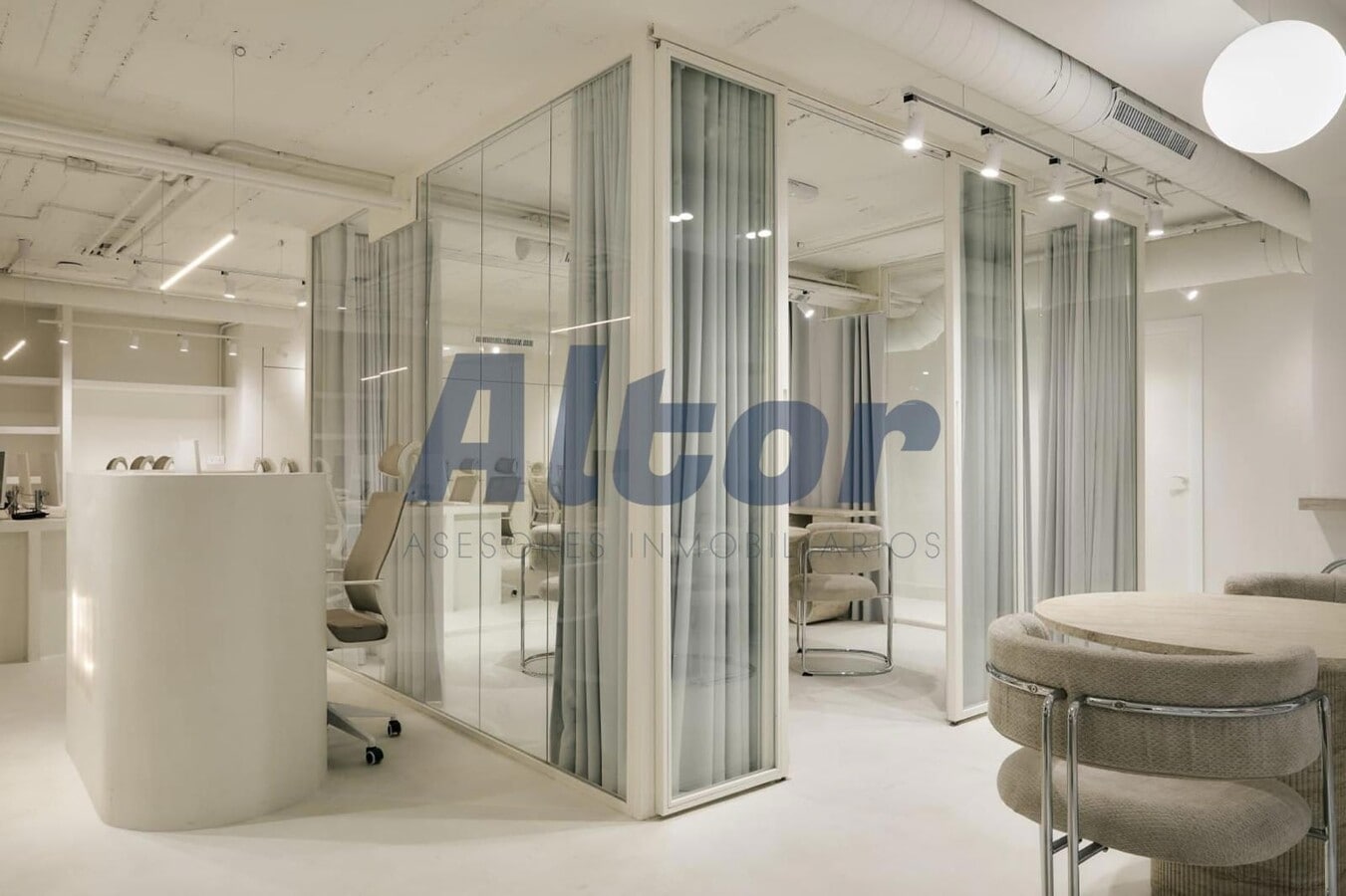 Madrid, MAD 28006 - Unit interior -  - Interior Photo - Image 2 of 11