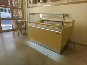 Retail in Madrid, Madrid to rent Interior Photo- Image 2 of 7