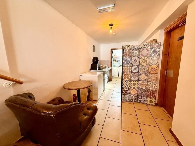 5 South Cliff Rd, Bridlington to rent - Building Photo - Image 3 of 16