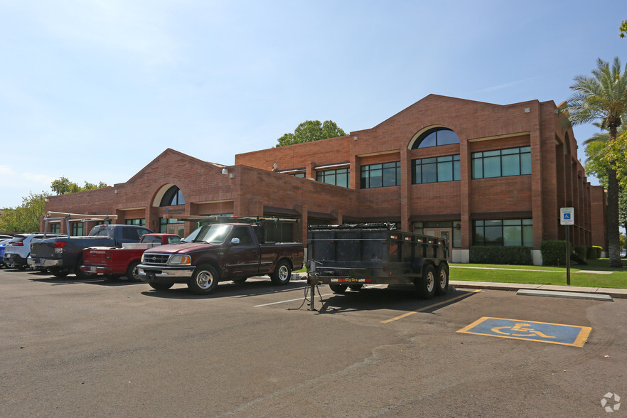 1600 W Chandler Blvd, Chandler, AZ for rent - Building Photo - Image 3 of 4