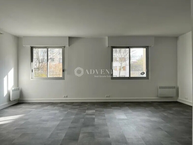 Office in Clamart to rent - Interior Photo - Image 2 of 10